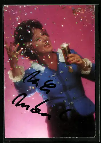 AK Musikerin Marie-Luise Nikuta wirft Konfetti, original Autograph