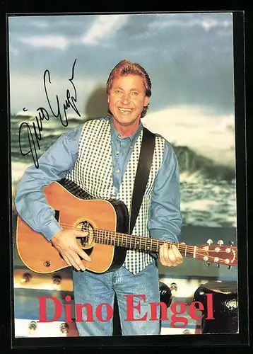 AK Musiker Dino Engel mit Gitarre, original Autograph