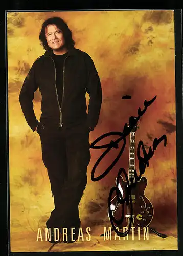 AK Musiker Andreas Martin mit Gitarre, original Autograph