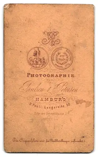 Fotografie Paulsen & Petersen, Hamburg, Langereihe 50, Hübsche Dame in eleganter Kleidung