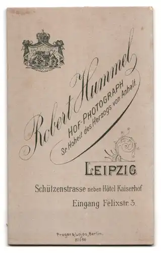 Fotografie Robert Hummel, Leipzig, Felixstr. 3, Hübsche Dame mit Ohrringen
