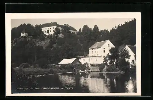 AK Drosendorf /Thaya, Teilansicht hinter Wasser