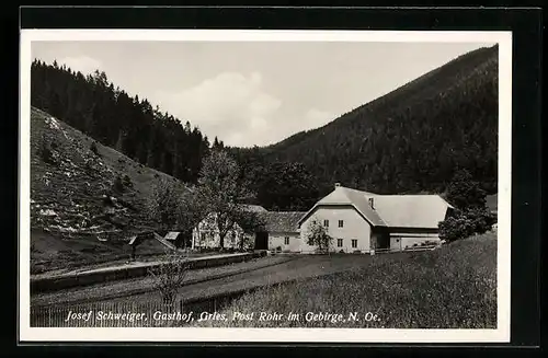 AK Gries-Rohr im Gebirge, Gasthof Josef Schweiger, Gebäudeansicht von einem Feld aus