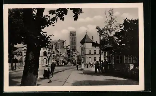 AK Wismar, Stalinstrasse mit der Marienkirche