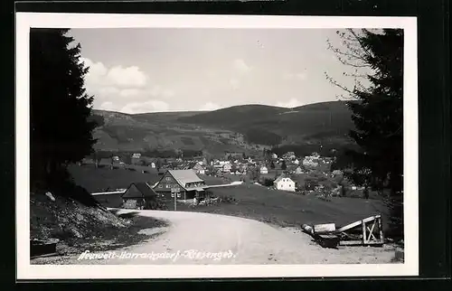 AK Neuwelt-Harrachsdorf im Riesengebirge, auf dem Weg in den Ort