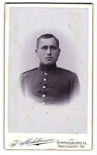 Fotografie J. Mehlbreuer, Strassburg i. E., Steinwallstrasse 56, Junger uniformierter Soldat
