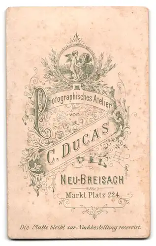 Fotografie C. Ducas, Neu-Breisach, Markt Platz 224, Junger uniformierter Soldat mit gescheiteltem Haar, Eichenlaub