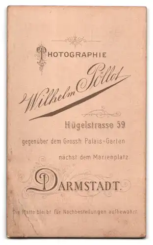 Fotografie Wilhelm Pöllot, Darmstadt, Hügelstrasse 59, Soldat mit Krätzchen und Säbel in Uniform