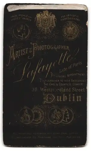 Fotografie Lafayette, Dublin, 30 Westmoreland Street, Hübsche Dame mit grossen Ohren