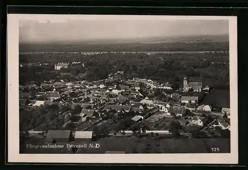 AK Petronell /N.-D., Teilansicht mit Kirche, Fliegeraufnahme