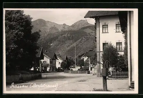 AK Grassau, Strassenpartie mit Bergblick
