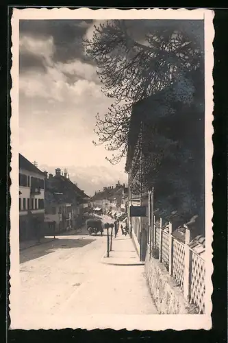 Foto-AK Murnau, Strassenpartie mit Häusern