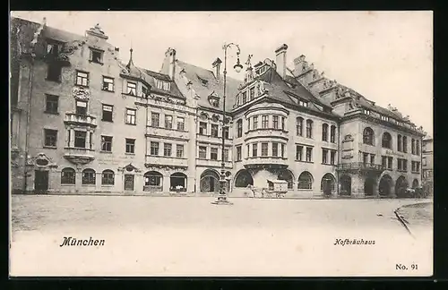 AK München, Münchner Hofbräuhaus mit Pferdewagen