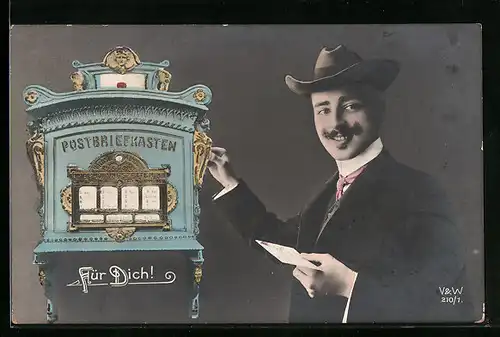 AK Mann steckt Brief in Postbriefkasten