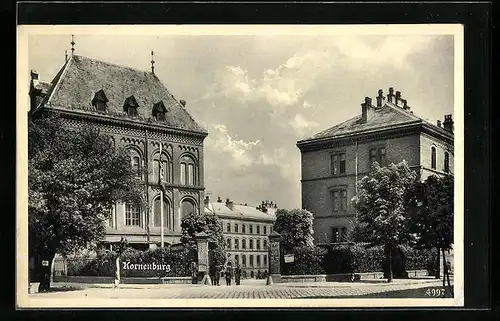 AK Korneuburg, Blick auf grosse Gebäuden