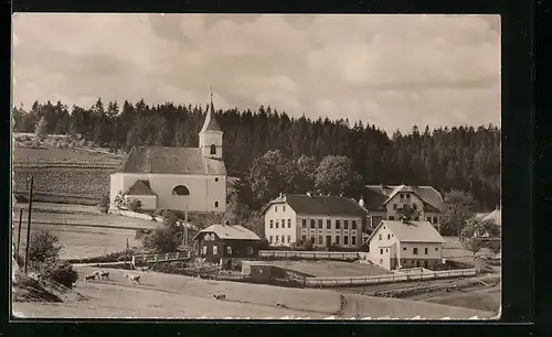 AK Hojsova Stráz, Kirche im Ortsbild