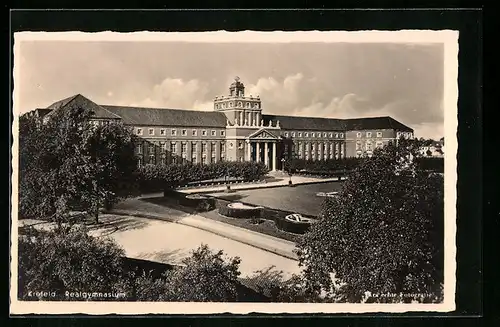 AK Krefeld, Blick auf das Gymnasium
