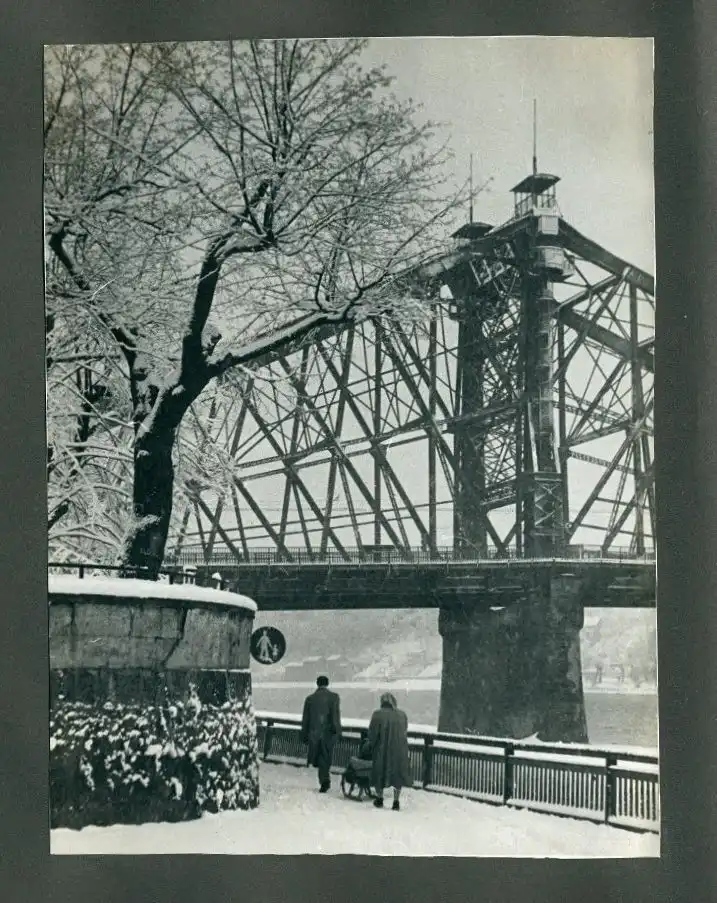 Fotoalbum mit 29 Fotografien, Dresden, Strassenbahn, sozialistische Ästhetik, Eisenbahn, DDR, dresdener amateur Fotograf 23