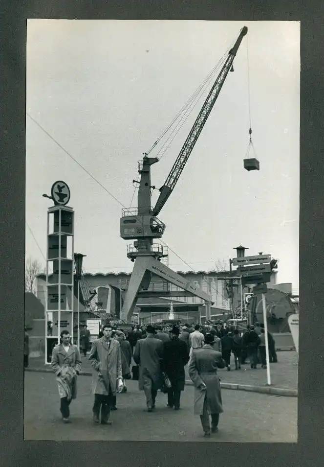 Fotoalbum mit 29 Fotografien, Dresden, Strassenbahn, sozialistische Ästhetik, Eisenbahn, DDR, dresdener amateur Fotograf 25