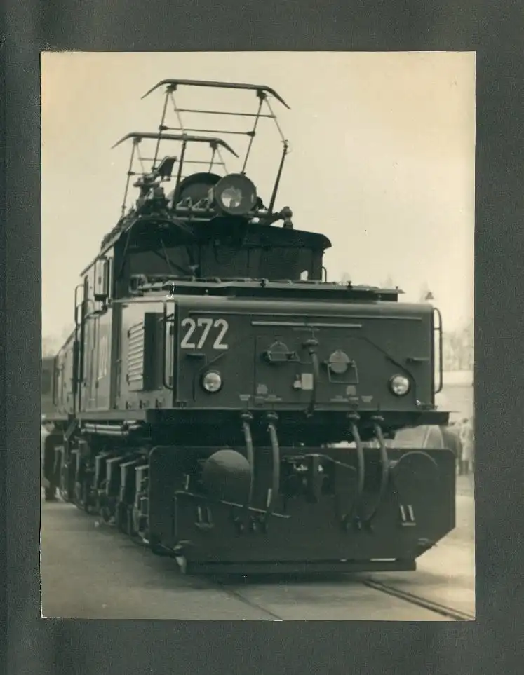 Fotoalbum mit 29 Fotografien, Dresden, Strassenbahn, sozialistische Ästhetik, Eisenbahn, DDR, dresdener amateur Fotograf 30