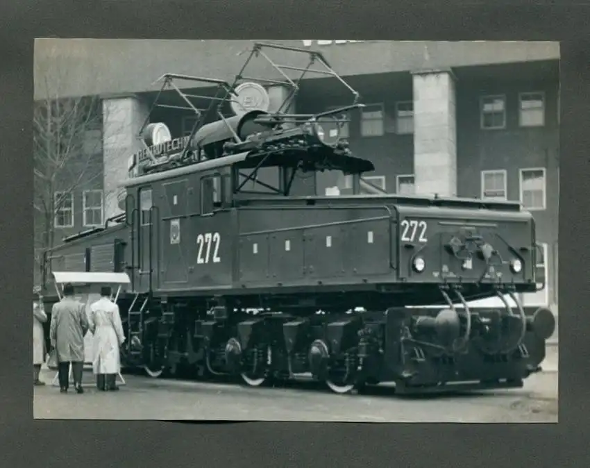 Fotoalbum mit 29 Fotografien, Dresden, Strassenbahn, sozialistische Ästhetik, Eisenbahn, DDR, dresdener amateur Fotograf 35