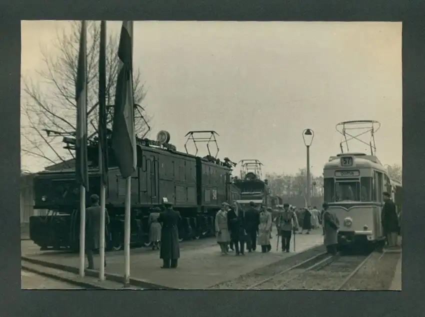 Fotoalbum mit 29 Fotografien, Dresden, Strassenbahn, sozialistische Ästhetik, Eisenbahn, DDR, dresdener amateur Fotograf 37