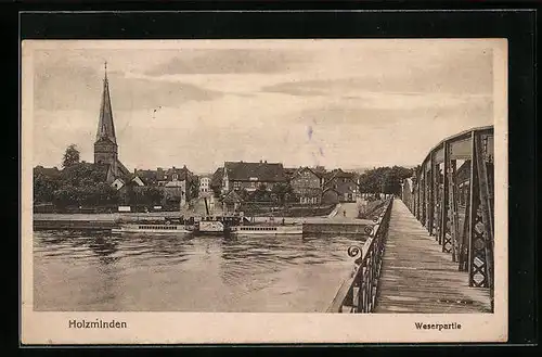 AK Holzminden, Blick von der Weserbrücke zum Dampfer Graf Moltke