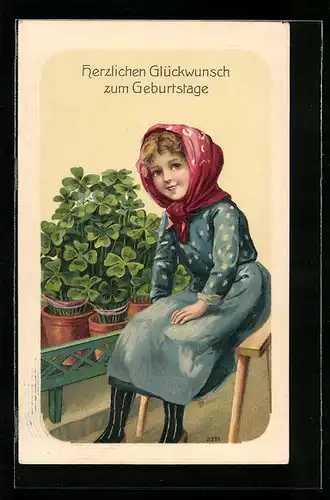 AK Glückwunsch zum Geburtstag, Dame mit Kleeblättern