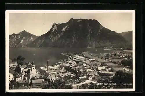 AK Ebensee /Salzkammergut, Ortsansicht mit Bergen