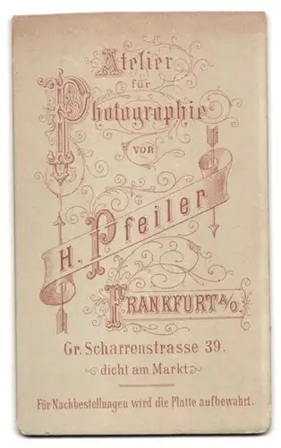 Fotografie H. Pfeiler, Frankfurt a. M., Gr. Scharrenstrasse 39, Soldat mit Zigarre und weissem Gürtel