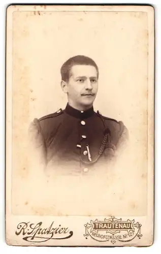 Fotografie Robert Spatzier, Trautenau, Neuhofstrasse 127, Junger Soldat mit Bürstenschnitt und Schützenschnur