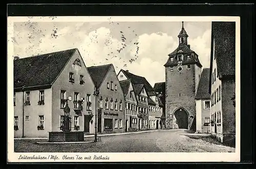 AK Leutershausen /Mfr., Oberes Tor mit Rathaus und Brunnen