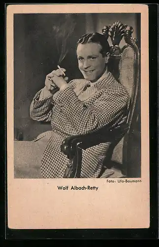AK Schauspieler Wolf Albach-Retty mit Zigarette im karierten Mantel