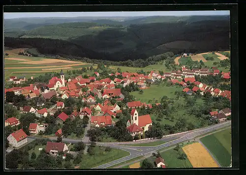 AK Strümpfelbrunn /Bad. Odenwald, Teilansicht mit Bergen