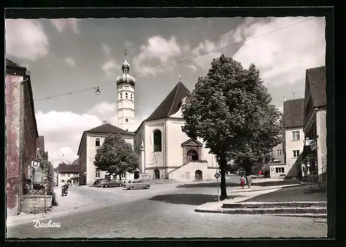 AK Dachau, Strassenpartie mit Kirche