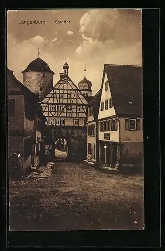 AK Langenburg, Das Stadttor mit Blick zur Kirche