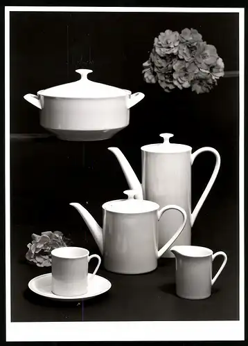 Fotografie Willi Moegle, Stuttgart, Teeservice Porzellanfabrik Arzberg, Form Arzberg 2050, Entwurf Heinrich Löffelhardt