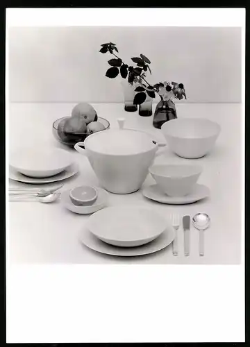 Fotografie Willi Moegle, Stuttgart, Service der Porzellanfabrik Arzberg, Form 2025, Entwurf von Heinz Löffelhardt