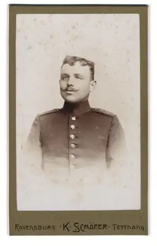 Fotografie K. Schäfer, Ravensburg, Gartenstrasse, Junger uniformierter Soldat