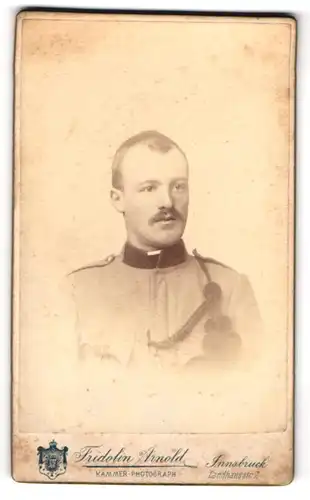 Fotografie Fridolin Arnold, Innsbruck, Landhausstrasse 7, Österr. Soldat mit Schützenschnur in Uniform