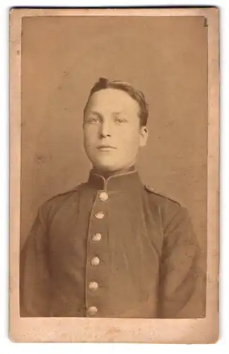 Fotografie Carl Wolf, Celle, Altencellertor 1, Soldat in Uniform