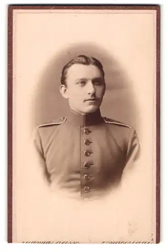 Fotografie Ludwig Heiss, Ingolstadt, Haderstr. 101, Soldat in Uniform