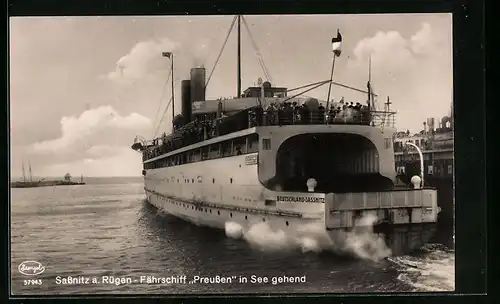 AK Sassnitz /Rügen, Fährschiff Preussen in See gehend