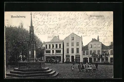 AK Rendsburg, Schlossplatz mit Denkmal