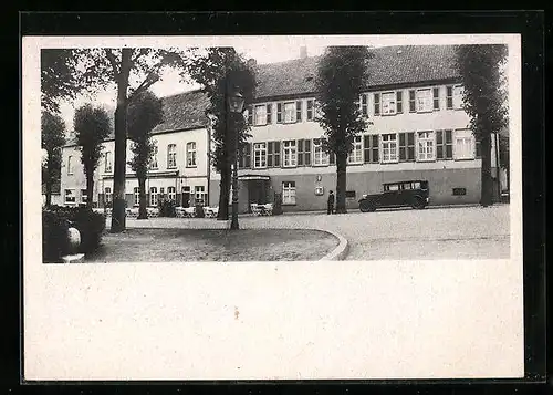 AK Lübbecke i. W., Hotel Holland / Moritz mit Automobil