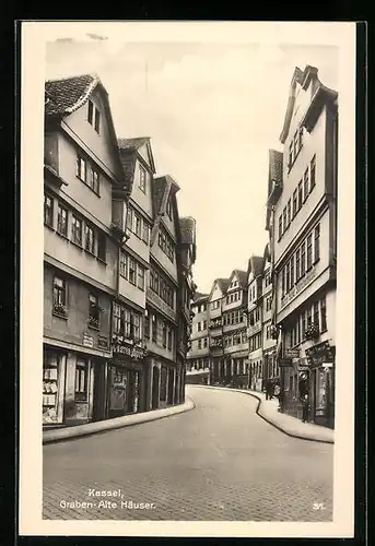 AK Kassel, Graben, Strassenpartie mit alten Häusern
