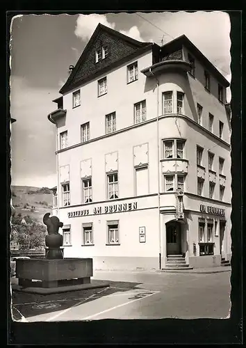 Foto-AK Zell a. d. Mosel, Gasthaus am Brunnen