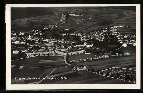 AK Gross-Siegharts, Fliegeraufnahme des Ortes