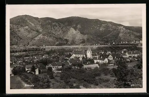AK Rossatz, Ortsansicht gegen nahe Berge