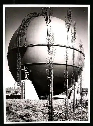 Fotografie F.A. Neuman, Eschweiler, Ansicht Eschweiler, Hochdruckkugelgasbehälter